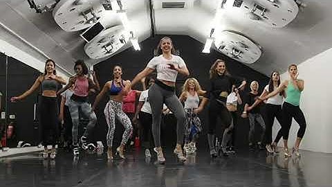 Samba de Rainha Brazilian Samba class_ the one with a Caçamba