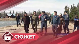 Глава МЧС России проверил ход восстановления села Хатырык в Якутии