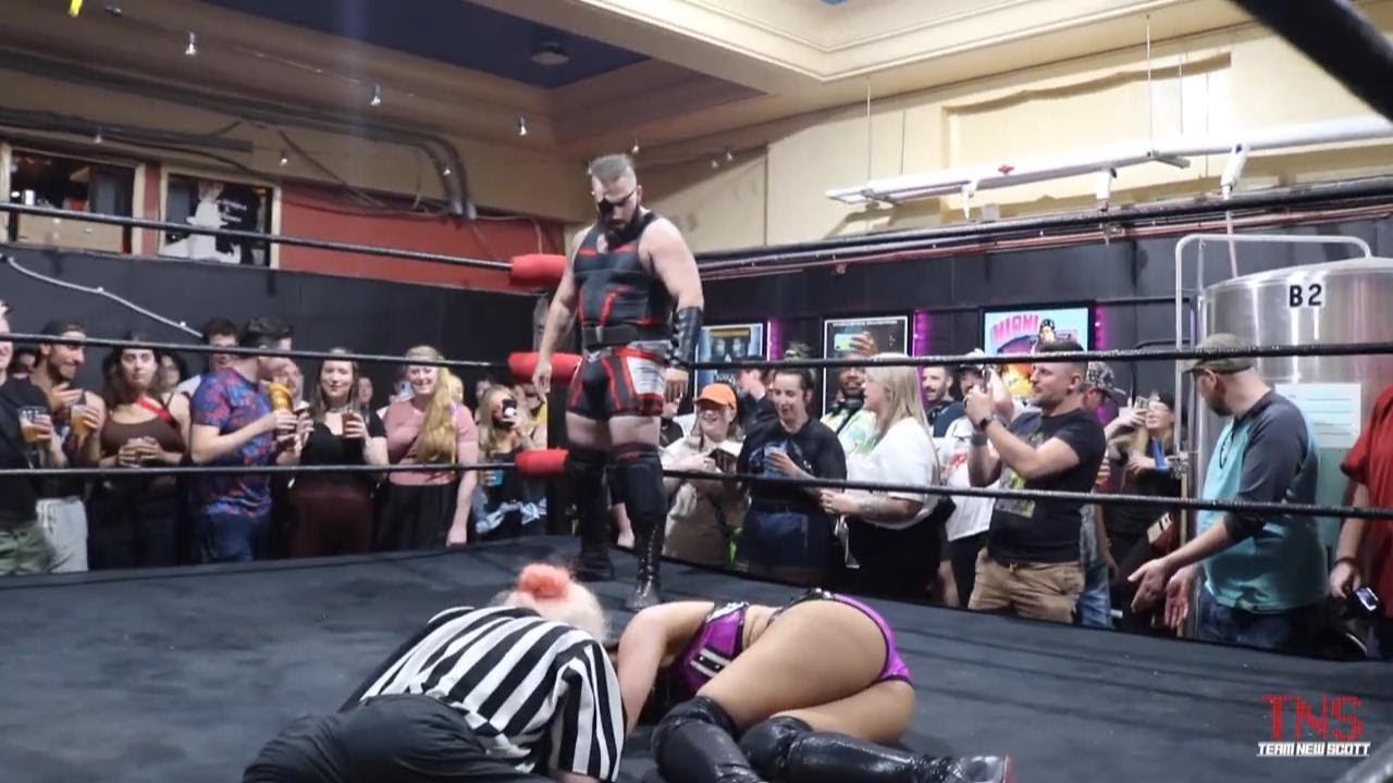 Chantal vs Thad Howett - FREE Intergender Wrestling