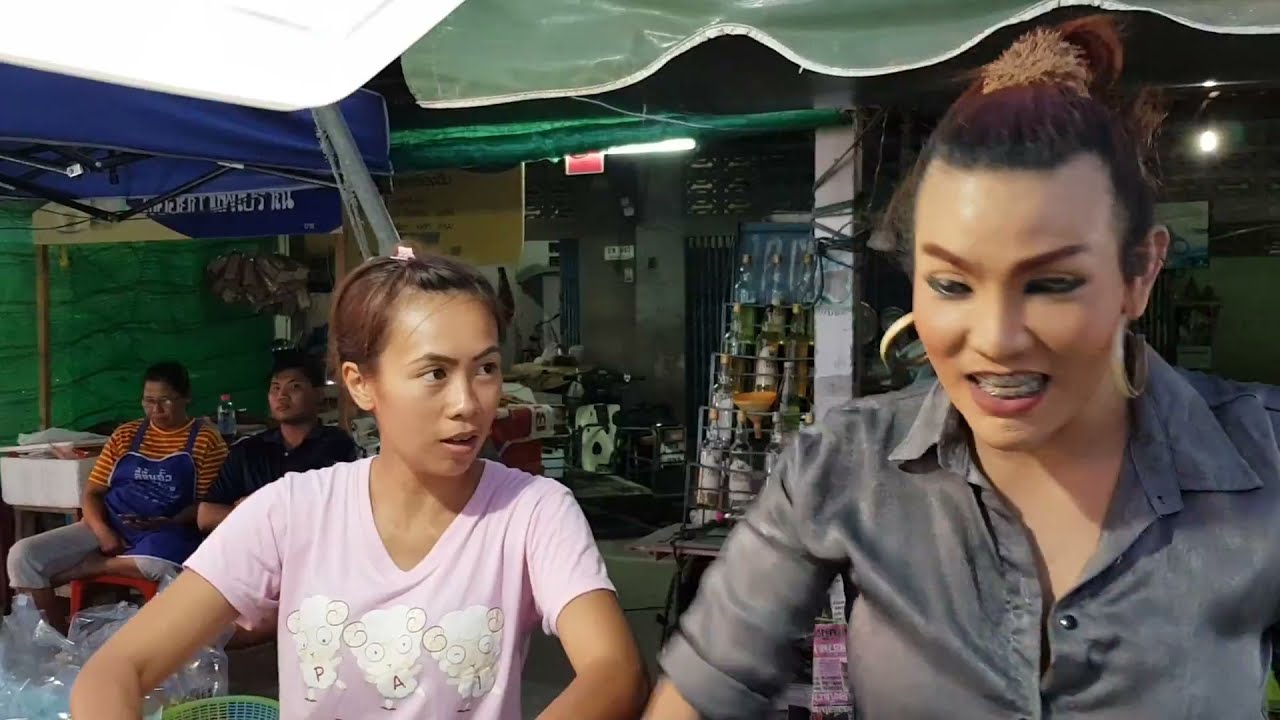 Pakob ป้ากบร้านยำเจ้าดังประจวบ ยำทะเลสูตรน้ำยำแกงส้ม ข้าวโพดมะม่วง Yum Spicy seafood salad Thailand