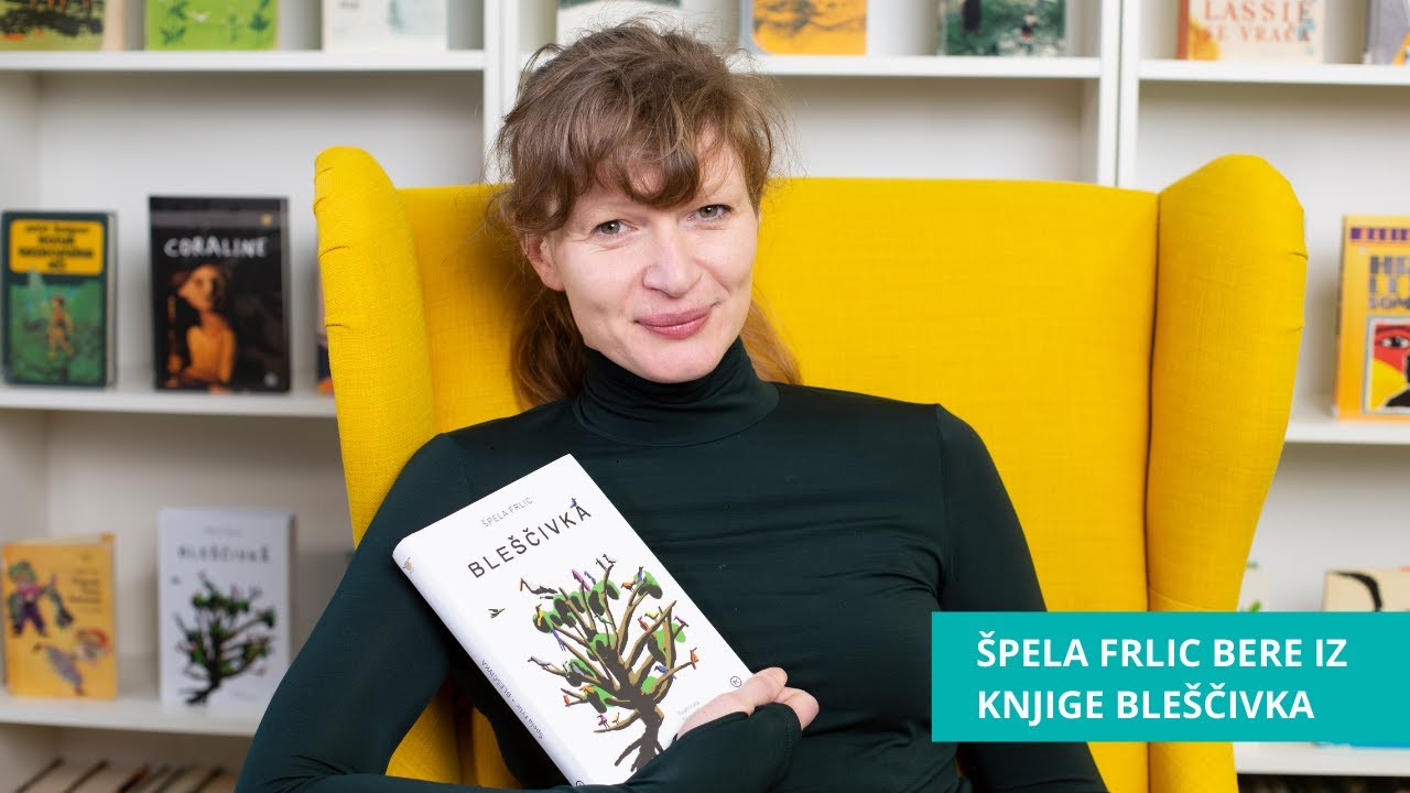 Špela Frlic bere iz knjige Bleščivka