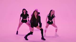 blackpink dancing to cupcakke’s “how you leak deak”