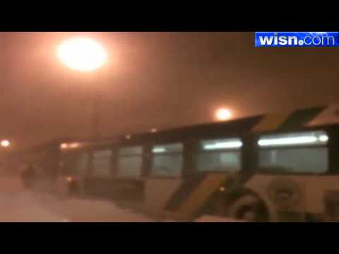 Raw Video: Milwaukee County Bus Stuck In Snow - YouTube