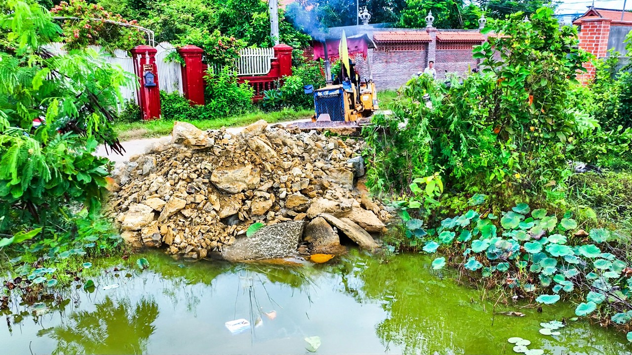 First Opening​ Amazing Project!! Landfill Delete Flooded By Komat'su Dozer Pushing Stone Into Water