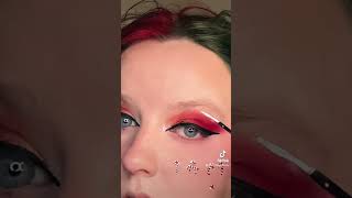 Candy cane Makeup look