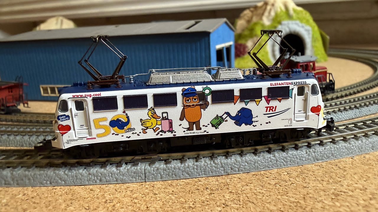 Marklin 88417 Cl 110 Electric Locomotive TRI Test Run at z.scale