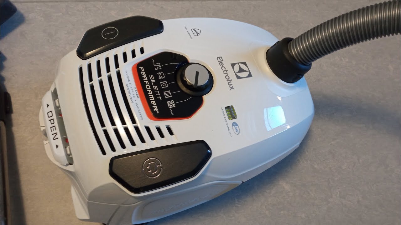 Aspirateur Balai ELECTROLUX - ZB3005 - Machine à coudre Olivier