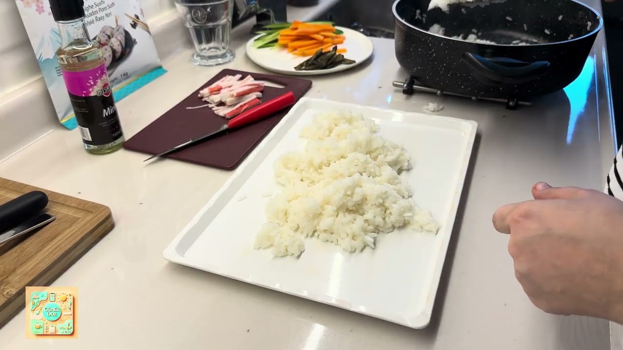 10 Dakikada Evde Sushi! Kolay ve Hızlı Tarif 🍣✨/10-Minute Homemade Sushi! Quick & Easy Recipe 🍣✨