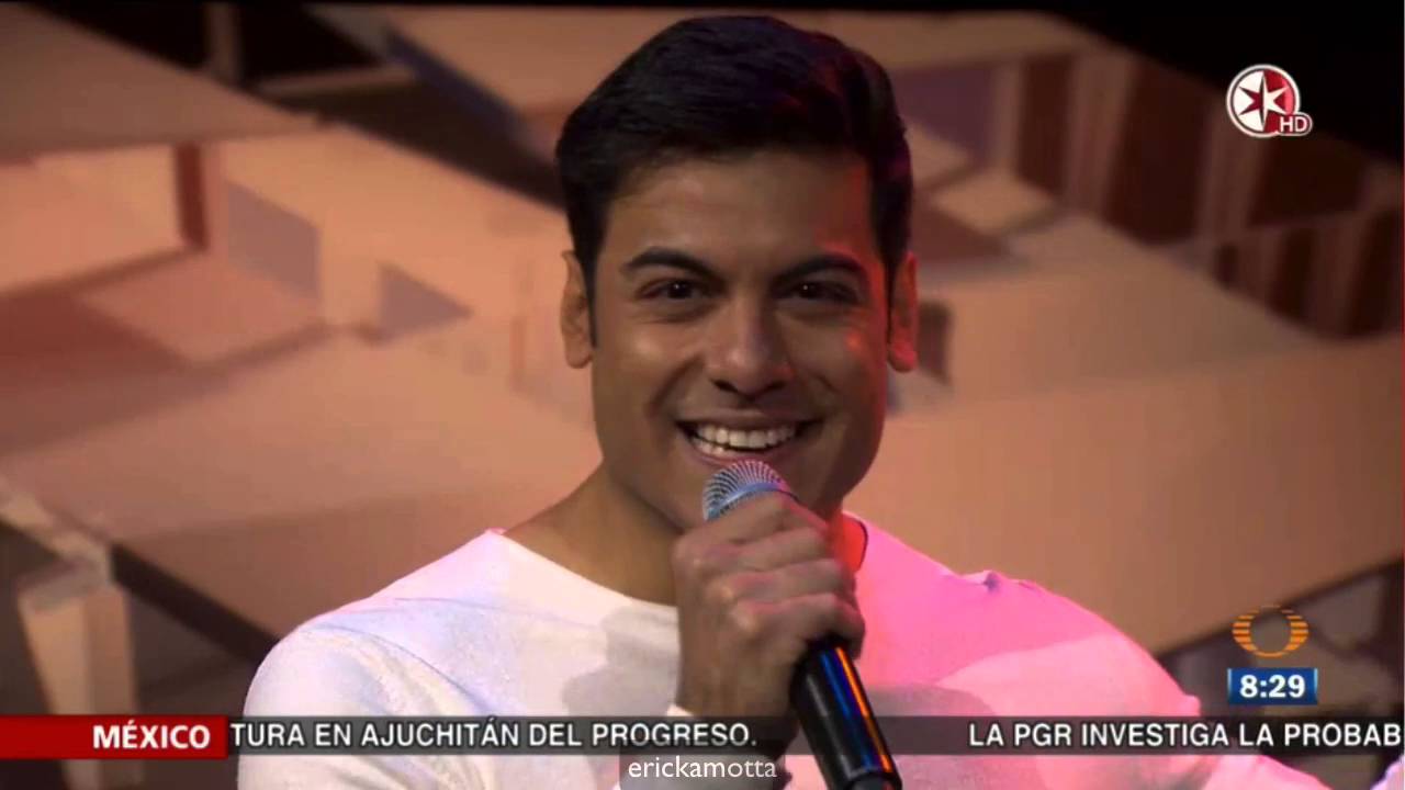 Carlos Rivera recibe disco de oro por 