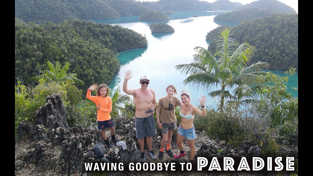 ⁣We’re leaving paradise… 🌴⛵ Wayag, Raja Ampat - A sailor's dream