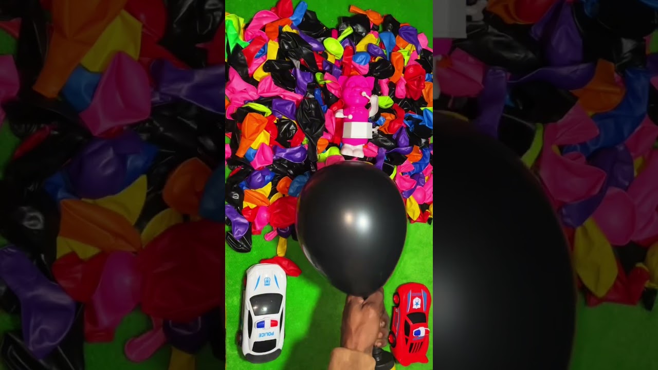 funny popping balloon dance #balloon #funny #fyp #youtubeshorts #viral #shorts #poppballons