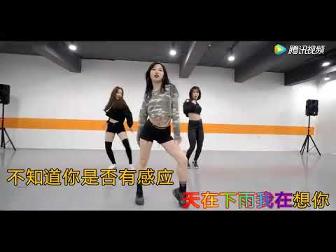 一曲车载DJ《天在下雨我在想你》全场嗨爆了！