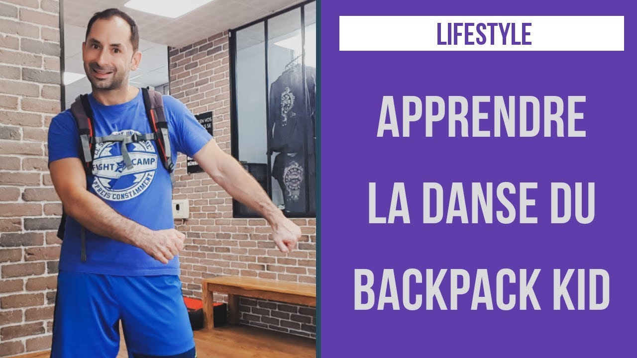 Belle Danse D'acrobate Avec Une Ceinture Dans Le Mouvement Lent Banque De  Vidéos - Vidéo du lifestyle, rendement: 52357342