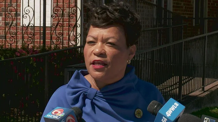'You're in between': Cantrell accuses WWL-TV of st...