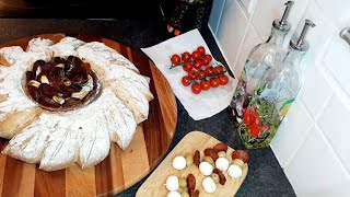 خبز مع جبنة بري و بيبروني في الفرن ‍Pain au four avec Brie et Pepperoni