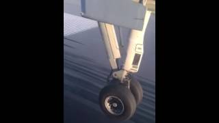 Air Canada Landing Yyj