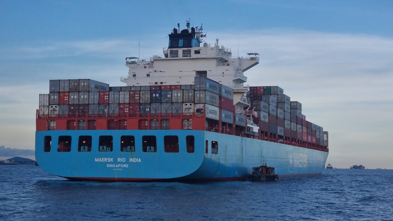 Spotting Giant Container Ships: Titans of Global Trade | shipspotting | Bulk carrier | cargo Tankers