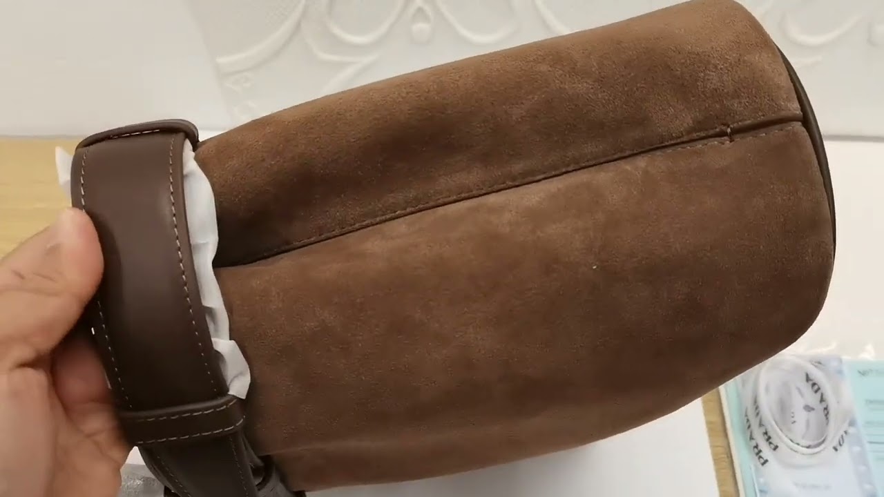 Prada 32CM brown gold buckle suede belt hand shoulder bag