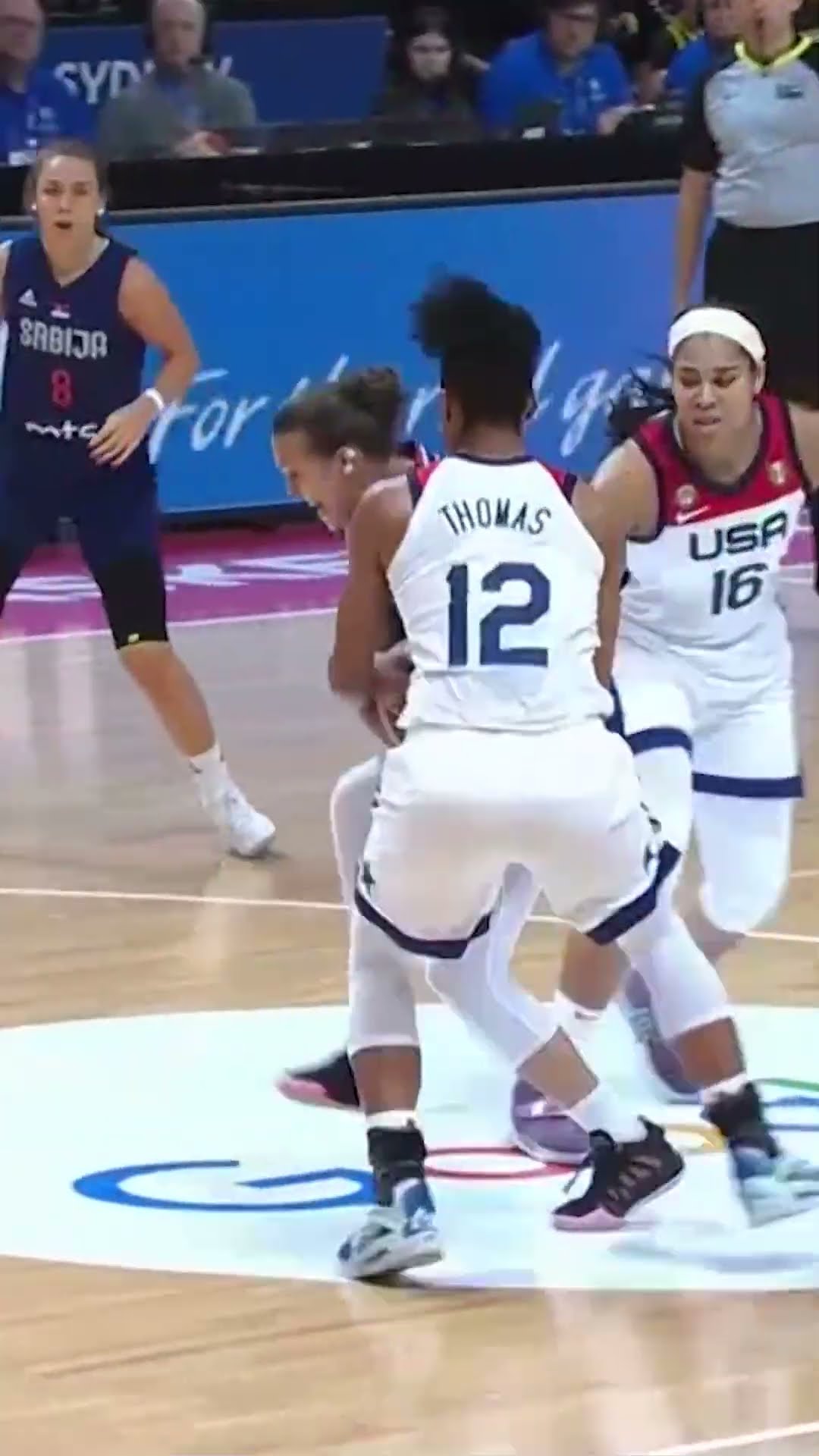 Alyssa Thomas does it all ?