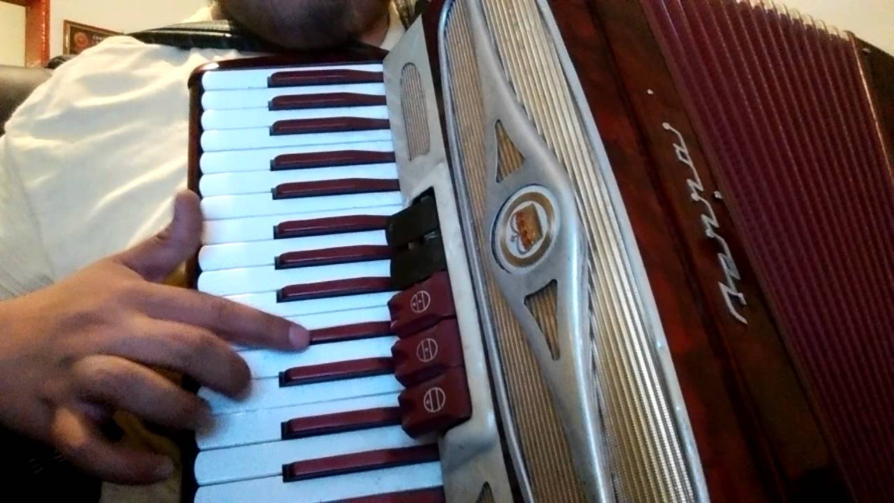 Una página más--Acordeon de teclas SLOW - YouTube