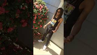 I can’t pay the bills with flowers 💐 #LMENT #hollywoodfame #partone