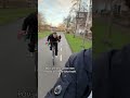 WANNEER JE MET IEMAND FIETS DIE EEN E BIKE HEEFT