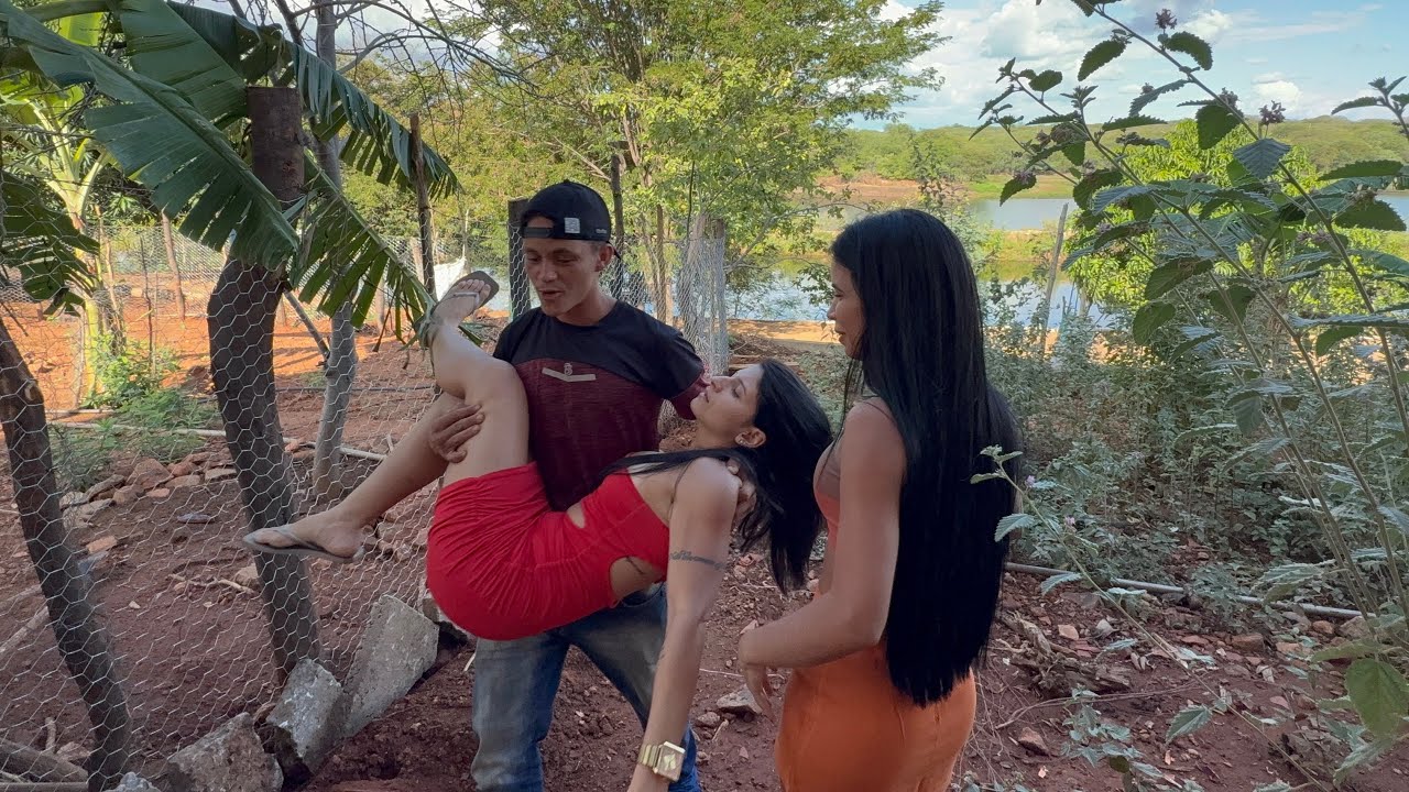 TATY DESMAIOU NOS BRAÇOS DE CHICO