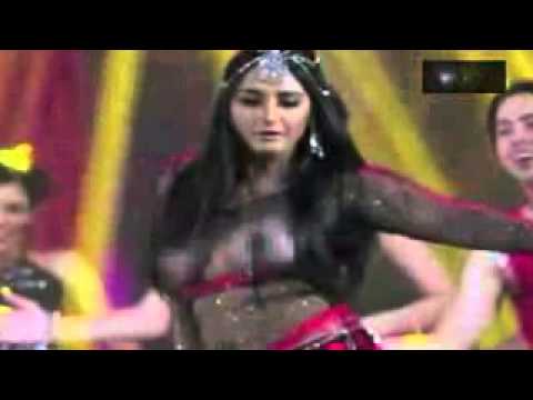 Oops Moment Ragini Dwivedi Wardrobe Malfunction At Siima Awards