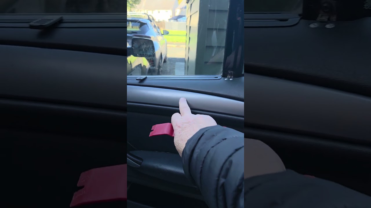 BMW X5 E53 ready to remove the door panel 