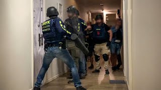 Újabb rajtaütés Budapesten - két dílert és négy fogyasztót fogtak el a rendőrök