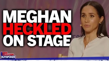 Meghan Markle wordt uitgelachen en uitgelachen tijdens haar ramp op het podium in Washington DC n...