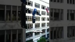 Filmlerdeki Araba Parçalama Sahneleri Gerçek Mi ?