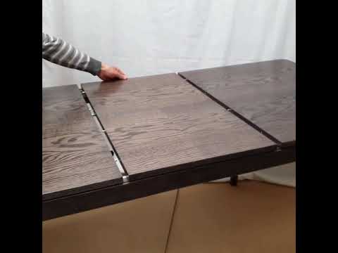 Видео: Как раскладывать складной столик?