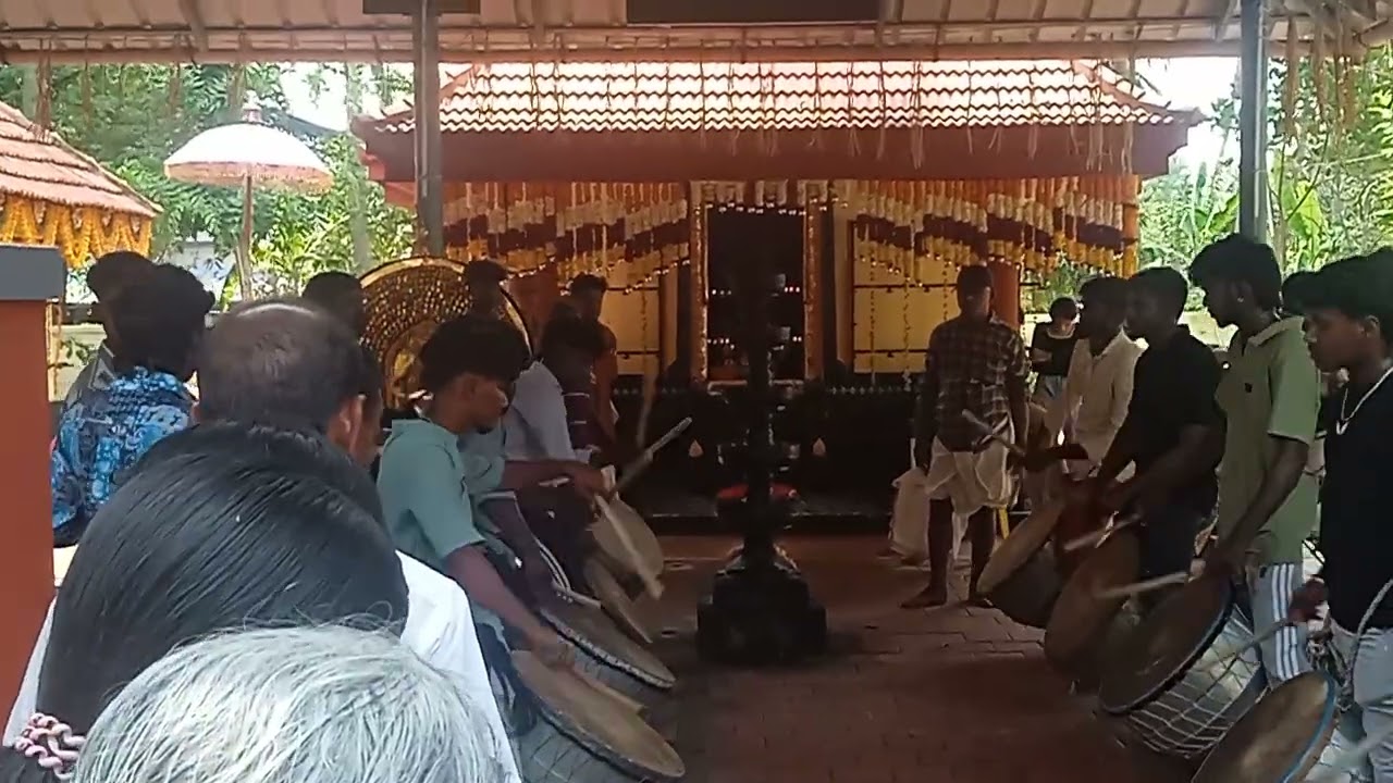 ഇവന്മാർ പൊളിച്ചടുക്കി guyzz ♥️എന്താ ഒരു രസമാണ് കൊട്ട് കേൾക്കാൻ 