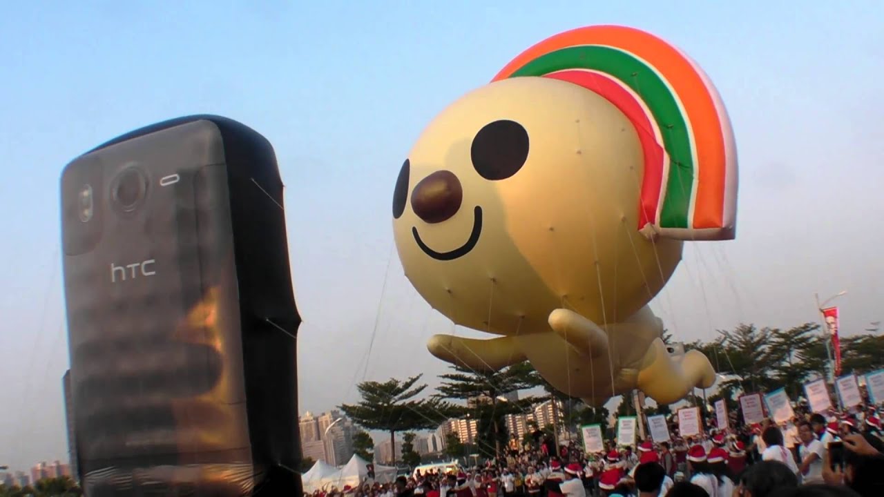 2010夢時代大氣球遊行(1080p)(42/42) OPEN將和小桃接吻 & LUXGEN & HTC 🏆