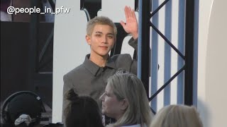 Download Lagu Fourth / Nattawat Jirochtikul โฟร์ท - Louis Vuitton Menswear SS26 fashion show in Paris - 24.06.2025 MP3 Download Lagu Fourth / Nattawat Jirochtikul โฟร์ท - Louis Vuitton Menswear SS26 fashion show in Paris - 24.06.2025 MP3