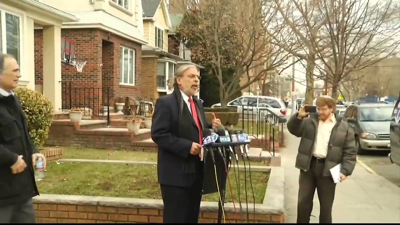 Brooklyn Assemblyman Dov Hikind Apologizes For Purim Costume