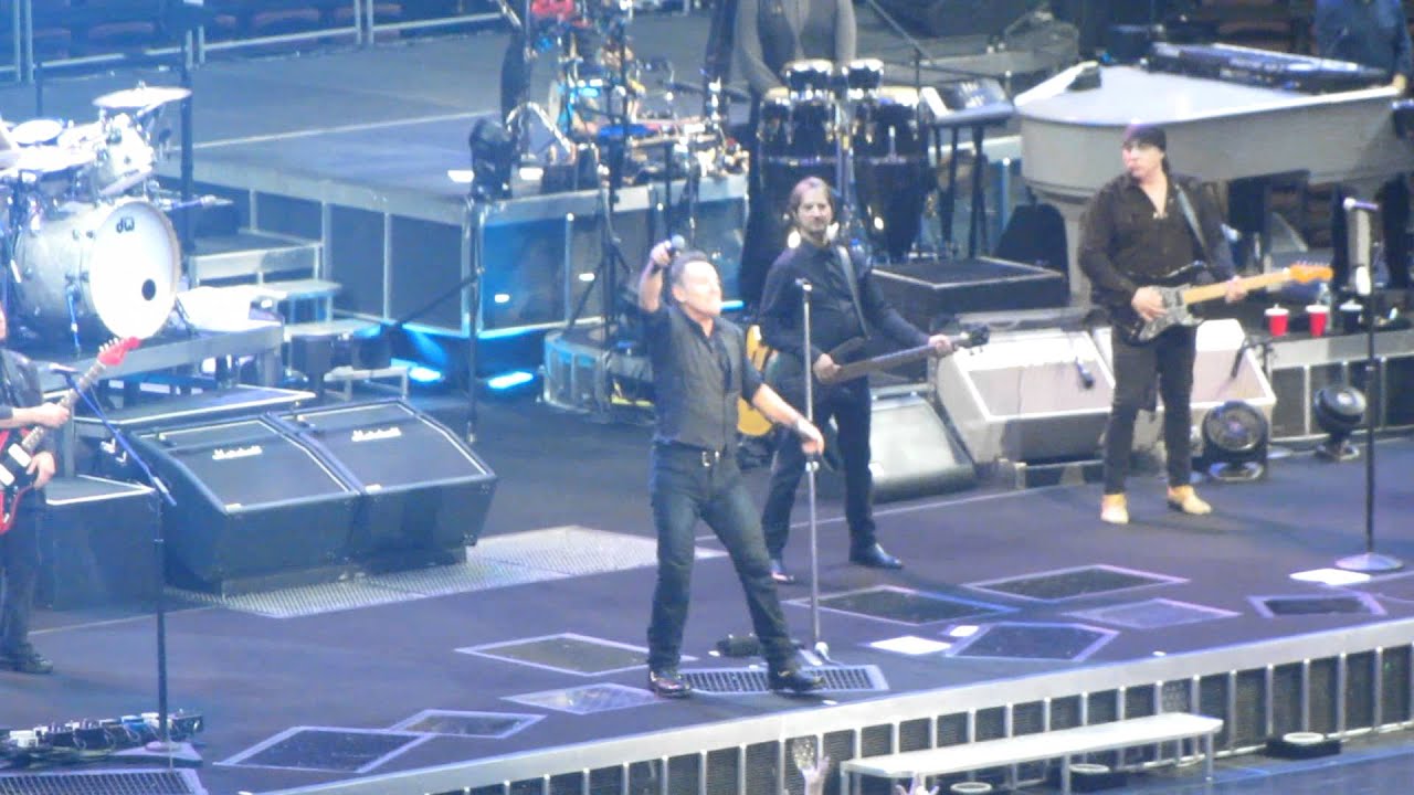 10th Avenue Freeze Out - Bruce Springsteen 3-28-12 Philly - YouTube