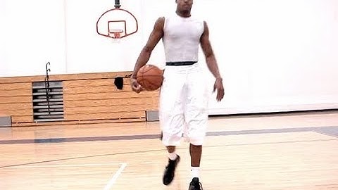 Dre Baldwin: In & Out Jump-Stop Opposite Hand Finish Pt. 1 | Attacking The Basket Moves