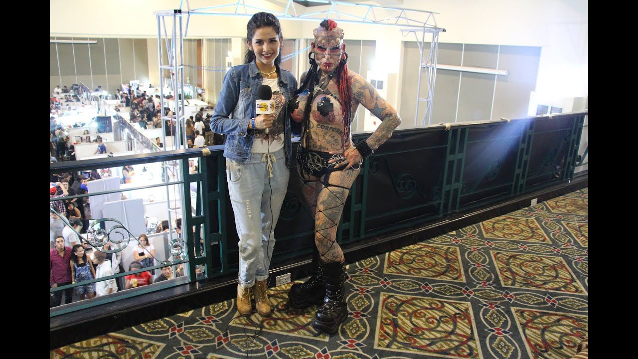 Entrevista a la mujer vampiro Convencion nacional de