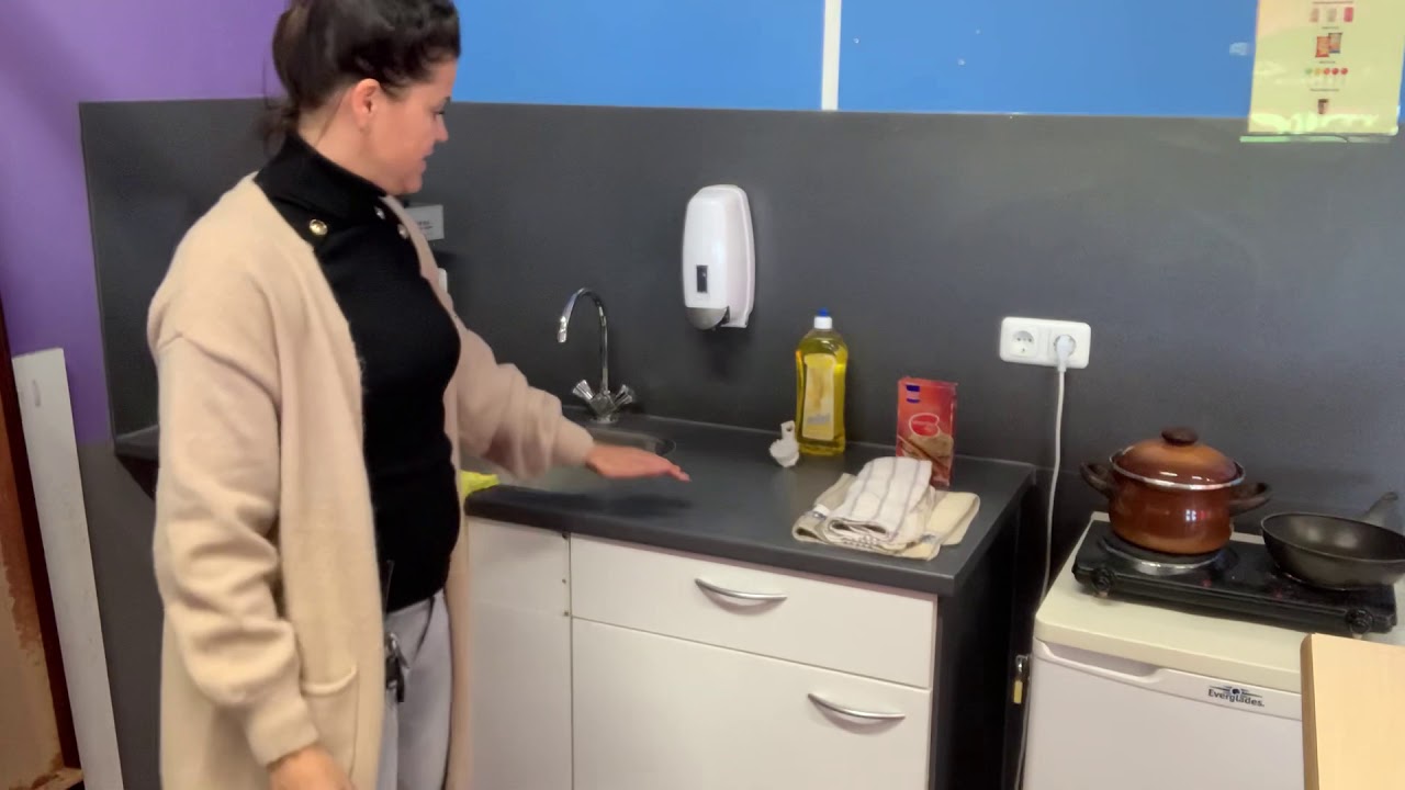 NT2 30A wat zie jij in de KEUKEN ? De pan het aanrecht de kraan