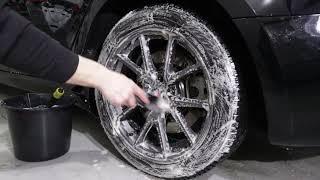 Meguiar's Hot Rims Black Wheel Cleaner -tummien ja herkkien vanteiden puhdistusaine New Black Wheel Cleaner Meguiars Hot Rims Black Wheel Cleaner