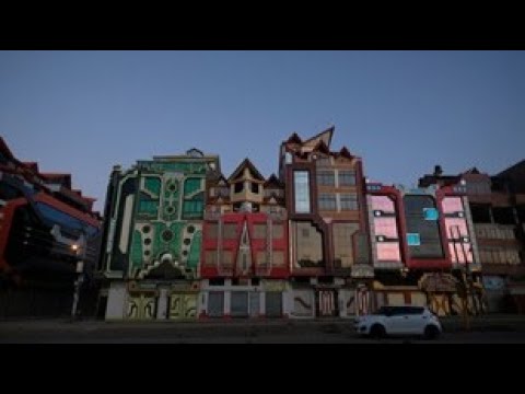 Vídeo: Els Arquitectes Han Treballat Per A L’emmotllament