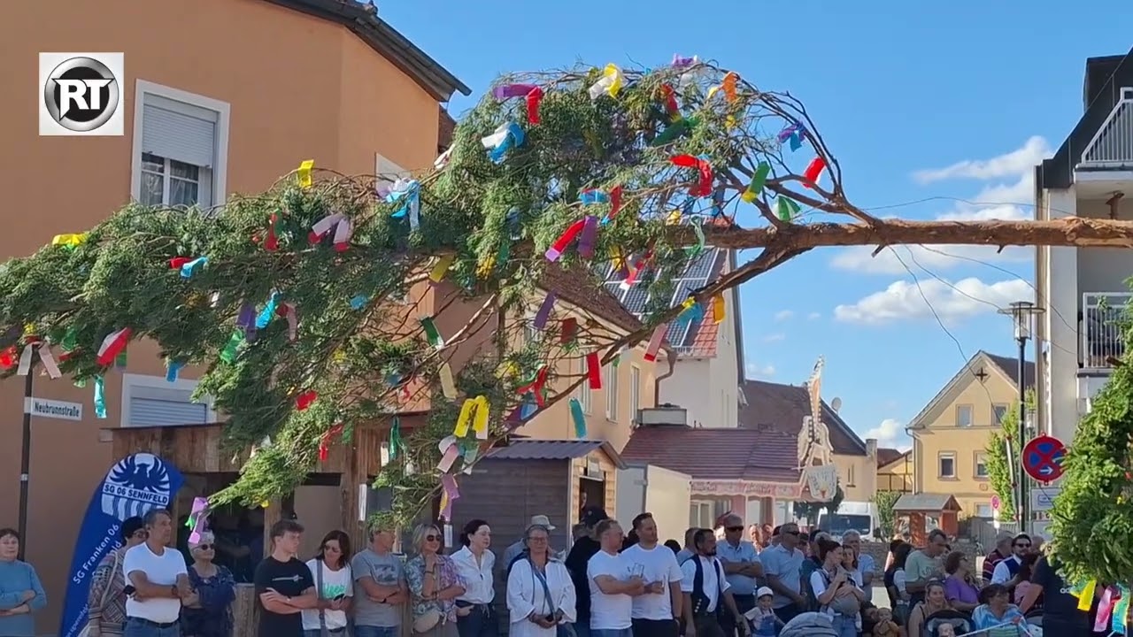 Kirchweih in Sennfeld mit Aufstellung des Planbaumes
