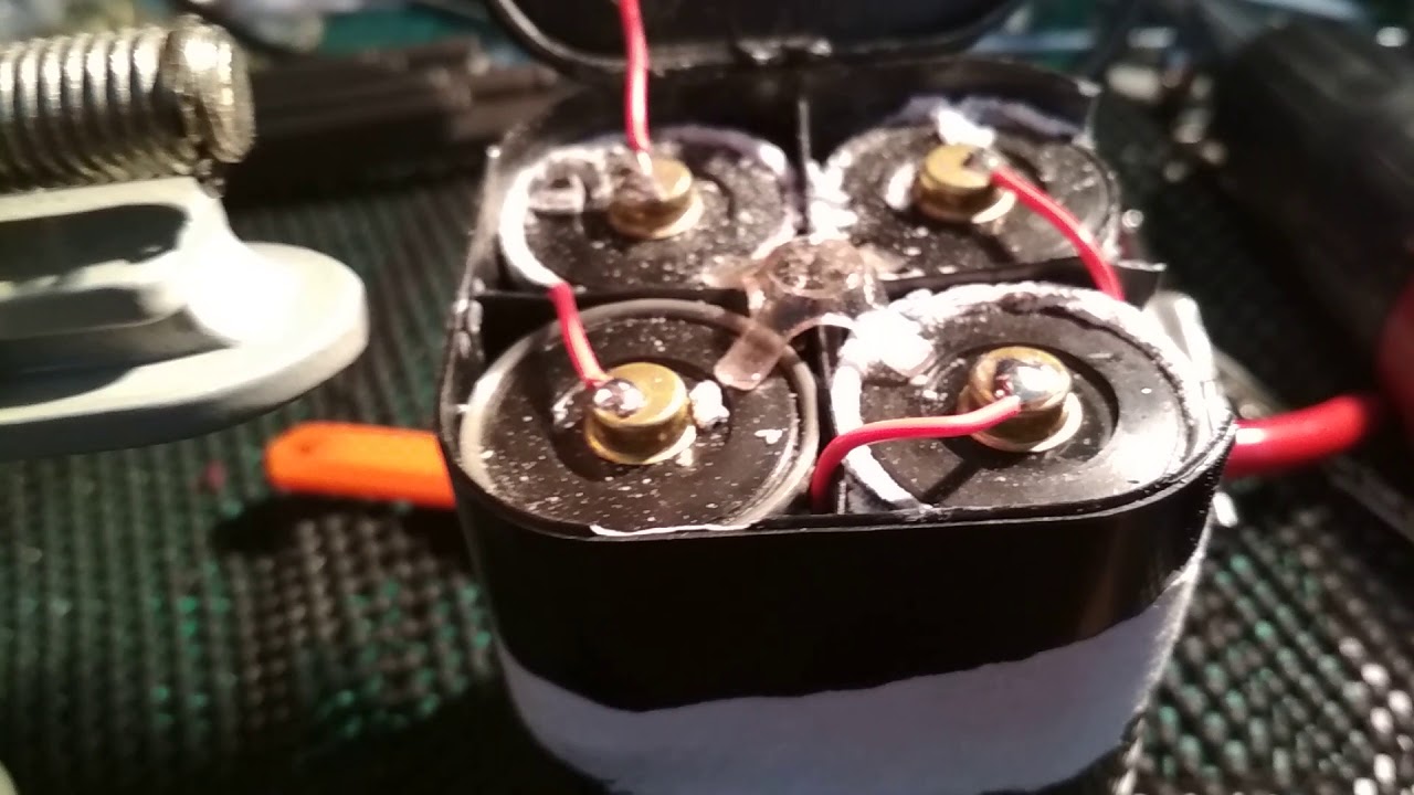 What's inside a 6V lantern battery? 