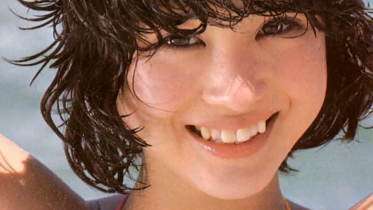 松田聖子 青い珊瑚礁 歌詞付き - YouTube