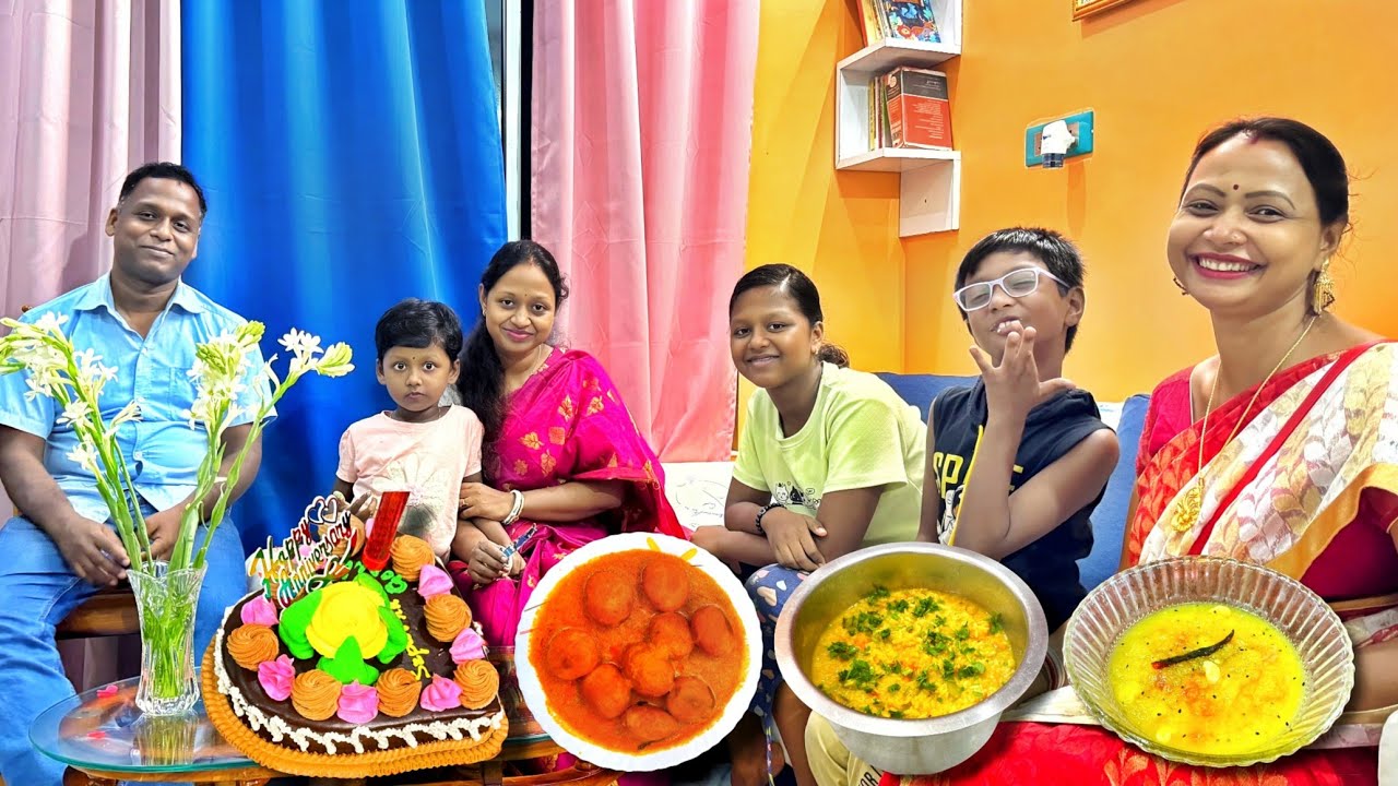 ফুল আর কেক নিয়ে বোনের বাড়িতে হঠাৎ করে পৌঁছে গেলম ৷বৃষ্টিতে খিঁচুড়ি,কাশ্মীরি আলুরদমে বেশ জমে গেল