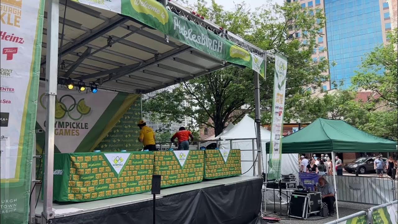  picklesburgh championship round of pickle juice drinking for the duke