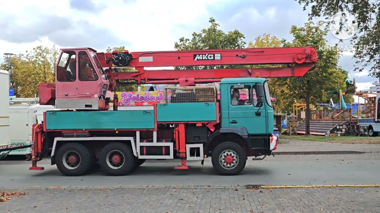 Auffahren der Schausteller Oktoberwoche Warburg 2025