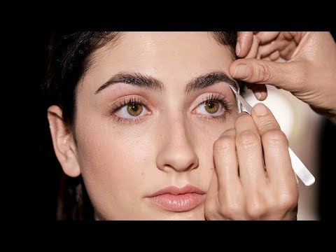 Video: Gå På Shopping Med Makeup Artist Gita Bass